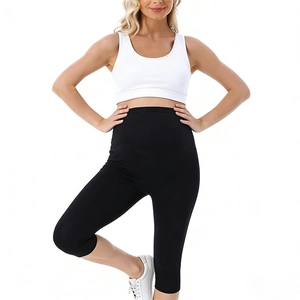 Pantacourt de grossesse noir à taille haute avec soutien abdominal pour l'été