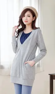 Sweat à capuche de maternité gris à col en V, coupe longue et design superposé décontracté