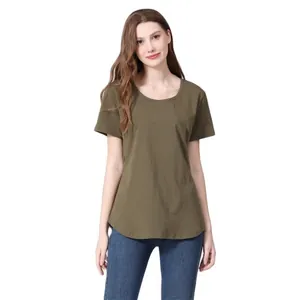 Dettaglio maglia premaman verde oliva con cucitura curva funzionale per allattamento