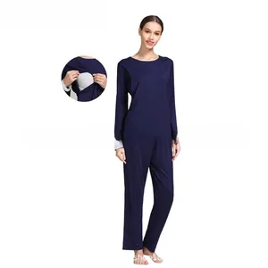 Détail du pyjama d'allaitement en modal bleu foncé avec ouvertures latérales pour l'allaitement