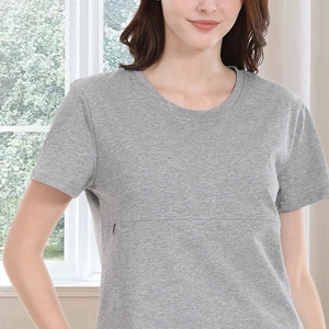 Detailed view of the horizontal concealed zipper on a grey cotton nursing T-shirt
