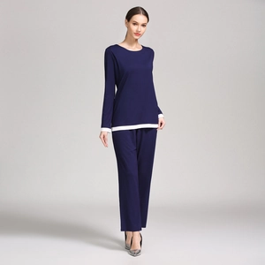 Pyjama de maternité en modal bleu marine avec manches longues et ouvertures d'allaitement