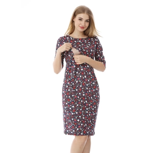 Robe de maternité fleurie bleu marine avec ouverture d'allaitement double couche pratique