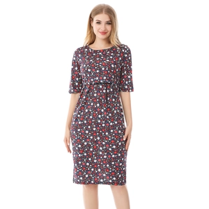 Robe de maternité fleurie bleu foncé à manches mi-longues pour l'allaitement