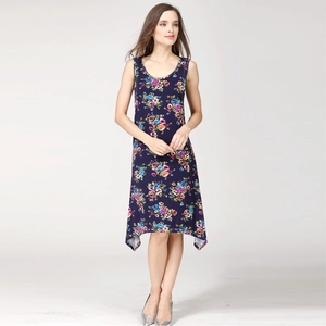 Robe d'allaitement sans manches en modal à imprimé floral et ourlet irrégulier