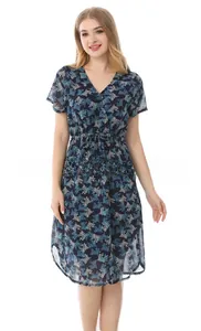 Dettaglio vestito premaman a fiori con scollo a V e coulisse regolabile in vita