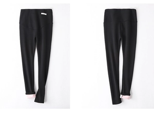 Detail of maternity leggings with high waist support and pink fleece thermal lining