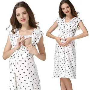 Détails de la robe de maternité avec fonction d'allaitement et design croisé à col en V