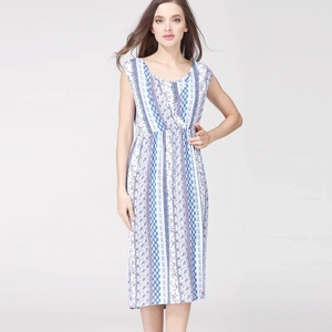 Robe de maternité d'été sans manches en coton à rayures florales bleues et col en V