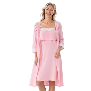 Set pigiama premaman in due pezzi rosa chiaro con pizzo e vestaglia coordinata