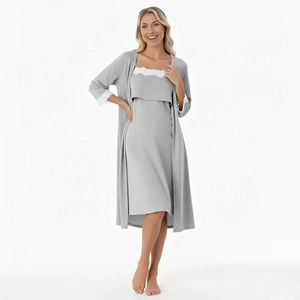 Set pigiama premaman grigio con camicia da notte per allattamento e vestaglia in pizzo
