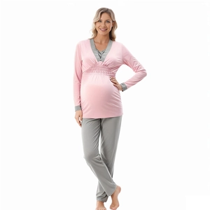 Pyjama de maternité rose et gris avec haut à manches longues col V et pantalon souple