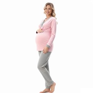 Détail de pyjama de maternité et d'allaitement doux avec taille élastique confortable