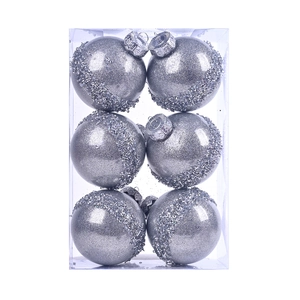 Detail von 6 silbernen Glitzer-Weihnachtskugeln mit Paillettenband in Klarsichtbox