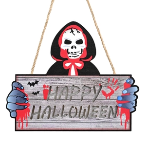 Panneau décoratif en bois d'Halloween avec un crâne à capuche et inscription
