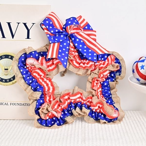 Couronne en étoile en toile de jute du Jour de l'Indépendance avec nœud drapeau américain