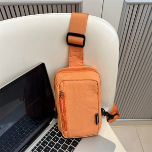 Sac Bandoulière en Nylon pour Hommes Femmes Large Sangle Réglable Mode Mini Sac Épaule Léger Extérieur Voyage Poches