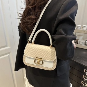 Sac à main élégant pour femme en cuir blanc et paille tressée avec fermoir doré