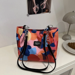 Women Fashion Trendy Nylon Tote Bag Colorful Geometric Abstract Print Large Capacity Shoulder Bag With Metal Chain Strap