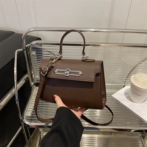 Sac Bandoulière Femme en Cuir PU Mode Petit Sac Carré avec Boucle Métallique et Bandoulière Réglable Sac à Rabat Tendance