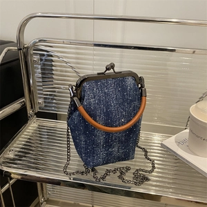 Sac Bandoulière Vintage en Denim Kiss-Lock Pour Femmes Sac à Main Strass à Pois Avec Poignée en Cuir Chaîne en Métal Commuter