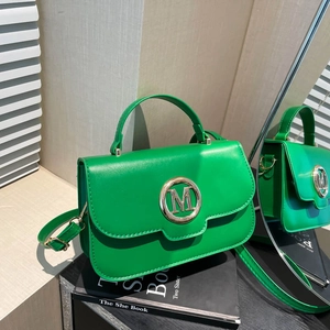 Sac Bandoulière en Cuir PU Rétro pour Femme Sac à Main à la Mode Avec Boucle M en Métal Bandoulière Réglable Petit Sac Carré
