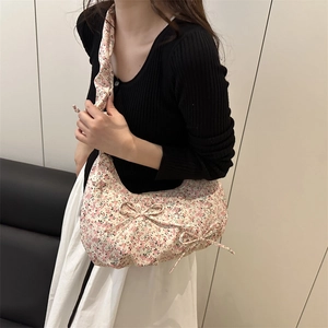 Sac bandoulière fleuri avec nœud et design plissé en forme de nuage pour femme