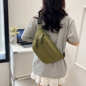 Sac de poitrine vert olive polyvalent avec double fermeture éclair et sangle nylon durable