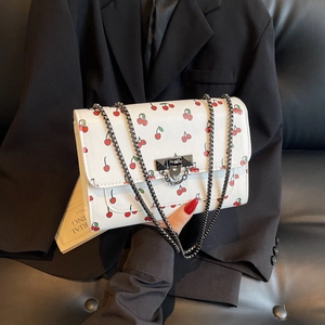 Petit Sac Carré en Cuir PU pour Femme avec Imprimé Cerise et Chaîne en Métal Verrouillage à Rivet Mode Sac Bandoulière