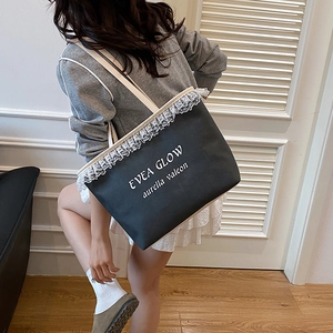 Sac fourre-tout en toile noire avec dentelle blanche et imprimé EVEA GLOW