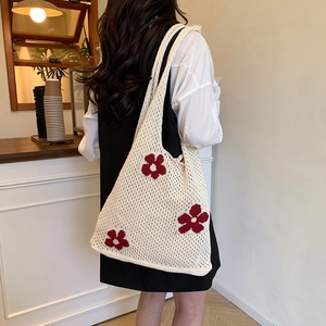 Sac fourre-tout en maille blanche avec fleurs rouges pour plage d'été