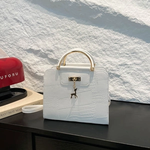Crocodile Pattern PU Leather Crossbody Bag Fashion Metal Handle Handbag With Deer Pendant Elegant Shoulder Bag For Daily