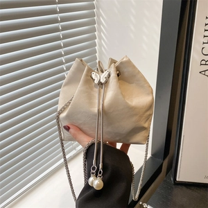 Ruched PU Leather Crossbody Bucket Bag With Metal Butterfly Artificial Pearl Chain Sweet Drawstring Shoulder Bag For Women Daily Party