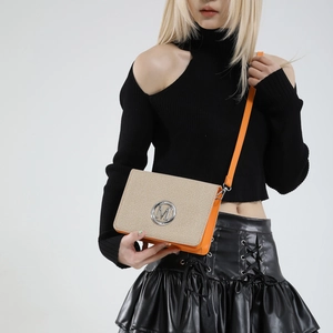 Borsa a tracolla con finiture in pelle arancione e logo M argento su trama tessuta