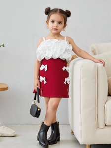 Mädchen Set mit weißem Rüschenoberteil und rotem Rock mit Schleifen, sommerliches Outfit
