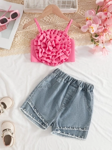 Ensemble d'été pour fille avec haut à fleurs 3D rose et short en jean perlé chic