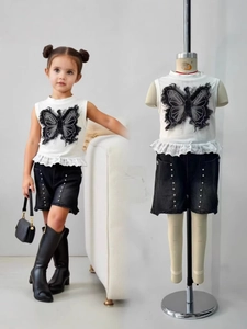 Mädchen Sommer-Set mit Schmetterling-Oberteil und Perlen-Denim-Shorts im Set