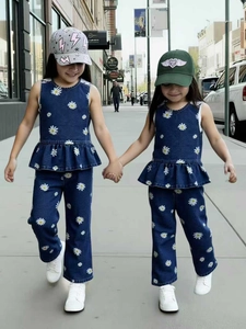 Girls summer daisy print denim two-piece set with ruffle hem sleeveless top and wide pants