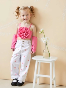 Tenues d'Été pour Filles Débardeur Rose avec Fleur Dimensionnelle Pantalon Blanc Imprimé Cœur Manches Assorties Mode