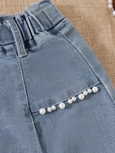Kinder Tencel-Denimhose in Hellblau mit Gummizug und eleganten Perlenverzierungen