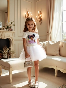 Ensemble d'été fille avec t-shirt imprimé, jupe tutu, sac à main et chaussures argent