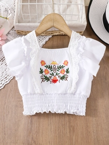 Haut d'été blanc pour fille avec broderie florale, col carré et manches à volants