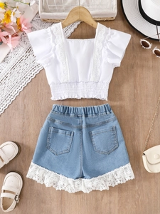 Ensemble d'été fille haut blanc à manches bouffantes et short en jean avec dentelle
