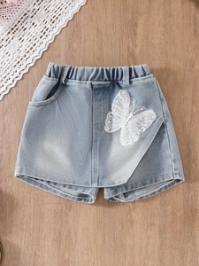 Hellblaue Jeanshose für Mädchen mit Pailletten-Schmetterlings-Applikation für Sommer