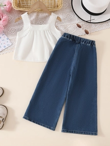 Ensemble d'été fille avec haut sans manches en dentelle blanche et pantalon en jean