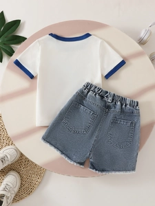 Mädchen Sommeroutfit mit weißem T-Shirt und Jeansshorts mit Fransen im Set