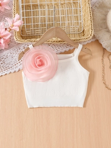 Weißes Strick-Top für Mädchen mit 3D-Rose und feinem Lochmuster für den Sommer