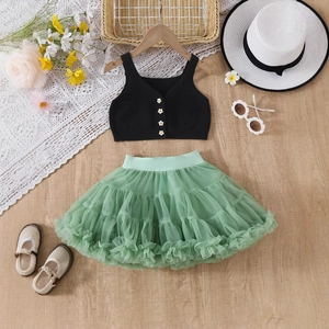 Flachbild von Mädchen Sommer-Strickweste mit Gänseblümchen und grünem Tutu-Rock