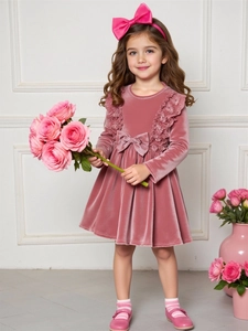 Mädchen Kleid aus pinkem Samt mit Spitze, Rüschen und passendem Stirnband Set