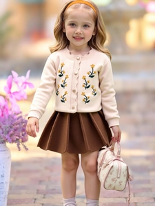 Completo Due Pezzi da Bambina con Cardigan in Maglia Ricamato e Gonna a Pieghe Top con Bordi a Festoncini Moda Autunno Inverno